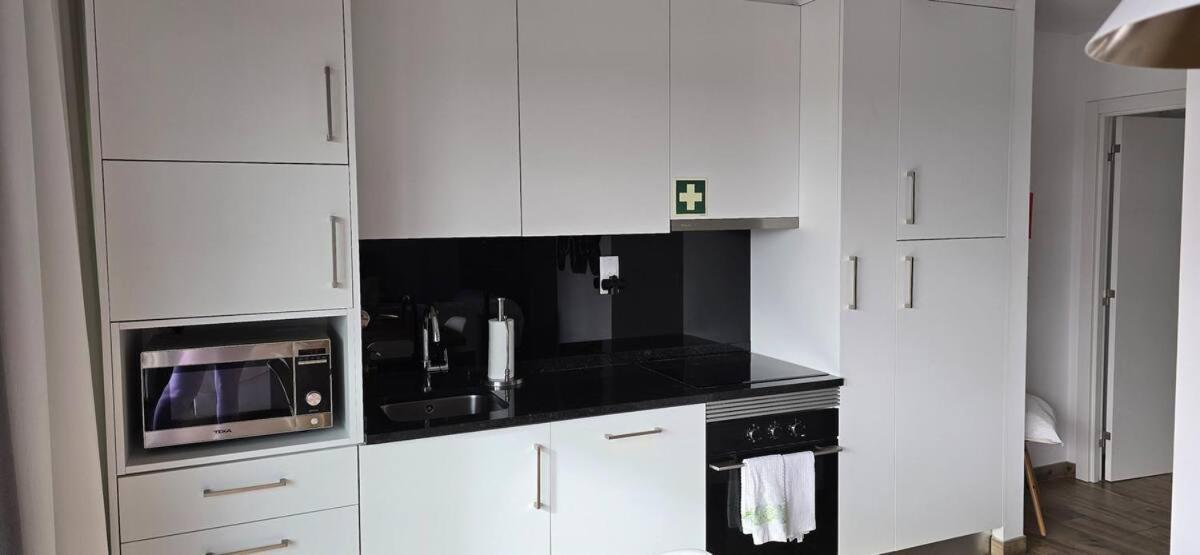 אבאירו Iconik Design Apartments מראה חיצוני תמונה